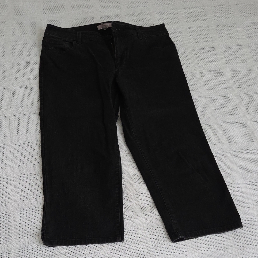 Chico's Black Cropped Jeans